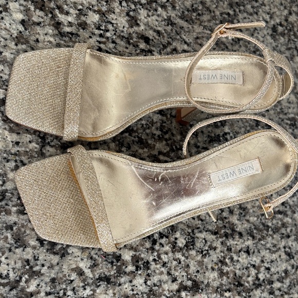 Nine West Sparkling Gold Heels - Picture 1 of 7